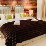 Elegant In Close To Caumasee Flims
