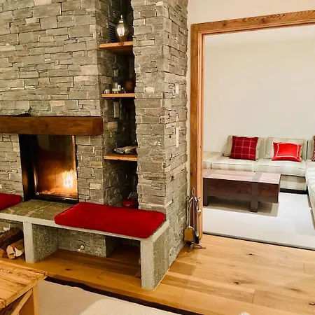 Elegant In Close To Caumasee * Flims