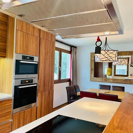 Elegant In Close To Caumasee * Flims