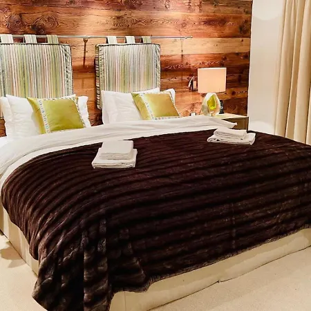 Elegant In Close To Caumasee Flims