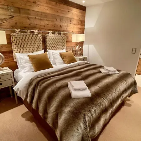 Elegant In Close To Caumasee Flims