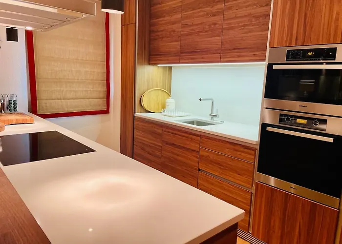 Elegant In Close To Caumasee