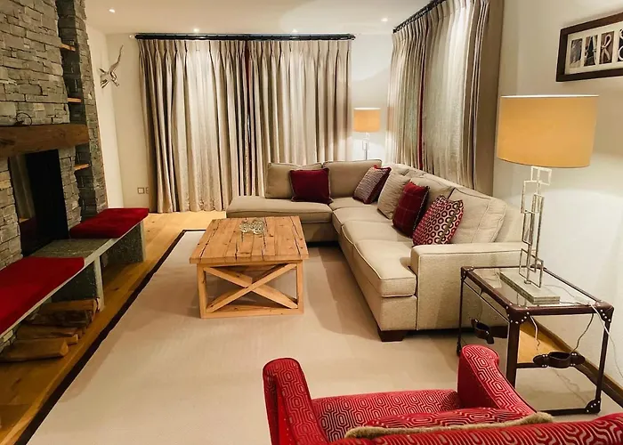 Elegant In Close To Caumasee * Flims