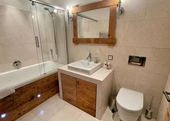 Elegant In Close To Caumasee Flims