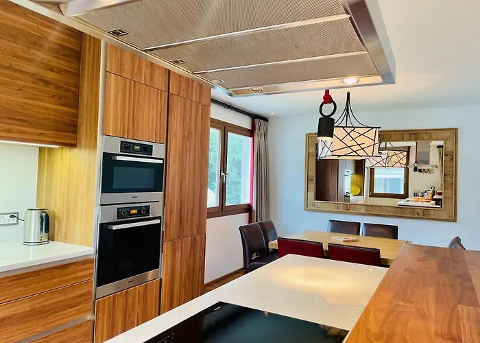 Elegant In Close To Caumasee * Флимс